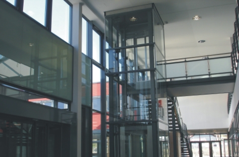 Glasaufzug